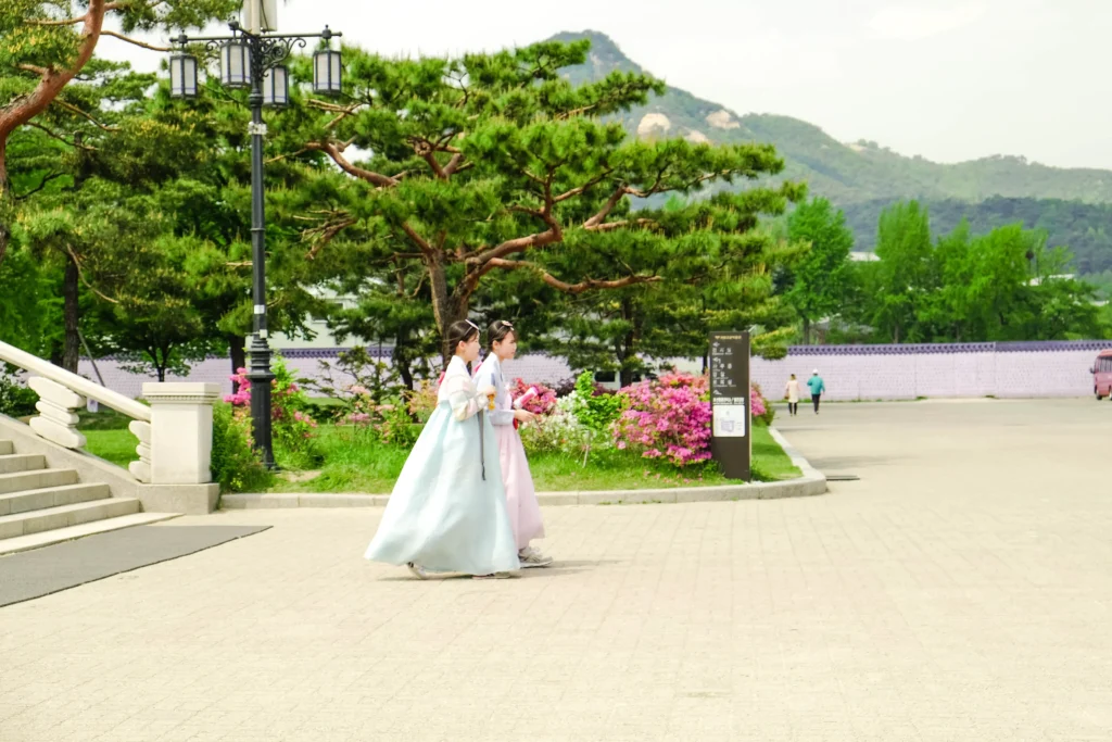 韓国ソウルの宮殿での韓服