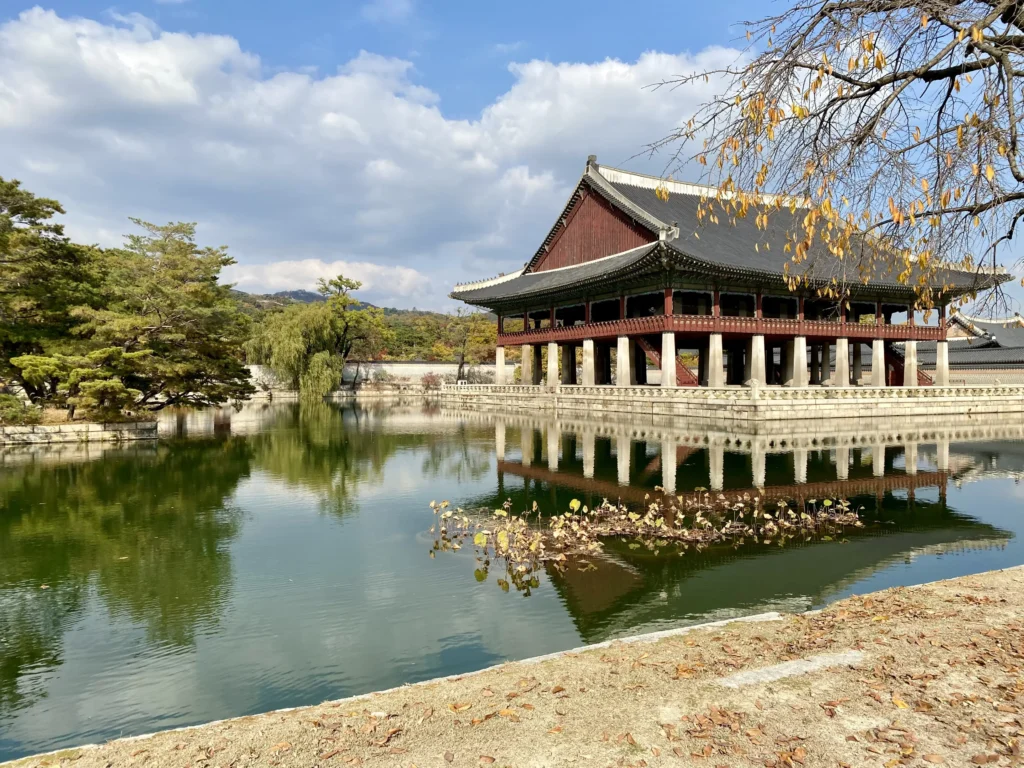 ソウルの宮殿の池