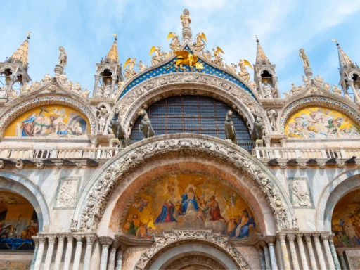 イタリア・ベネチアのサン・マルコ寺院を訪れる